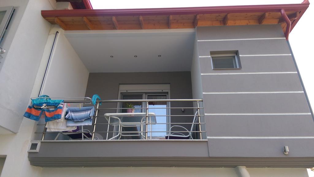 Aimilias Family Apartments Nea Vrasna Bagian luar foto
