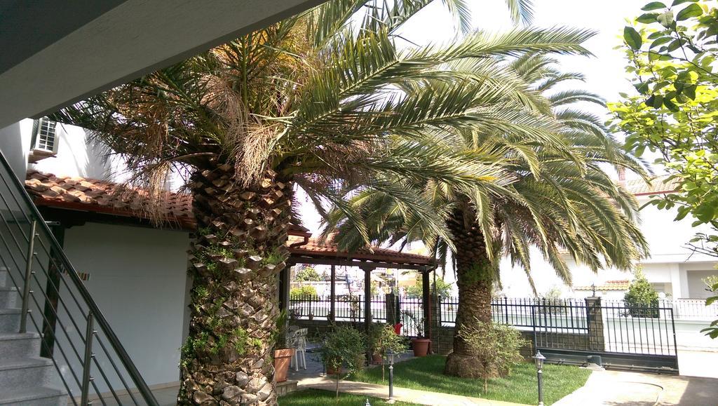 Aimilias Family Apartments Nea Vrasna Bagian luar foto