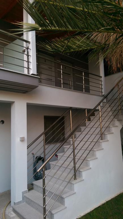 Aimilias Family Apartments Nea Vrasna Bagian luar foto