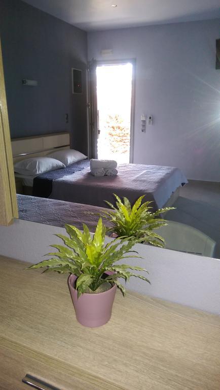Aimilias Family Apartments Nea Vrasna Bagian luar foto