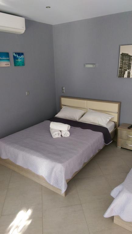 Aimilias Family Apartments Nea Vrasna Bagian luar foto