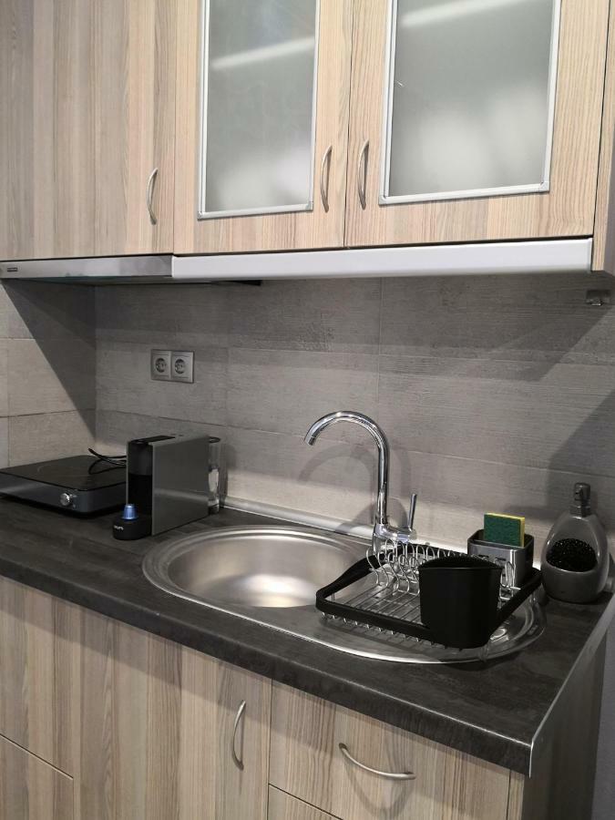 Aimilias Family Apartments Nea Vrasna Bagian luar foto